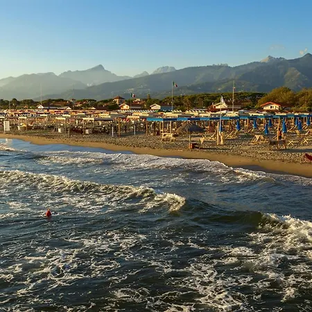 Terrazza Apuana A Few Steps From The Sea * Forte dei Marmi