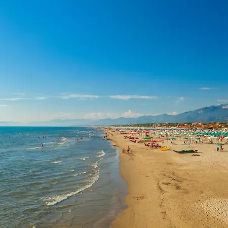 Terrazza Apuana A Few Steps From The Sea * Forte dei Marmi